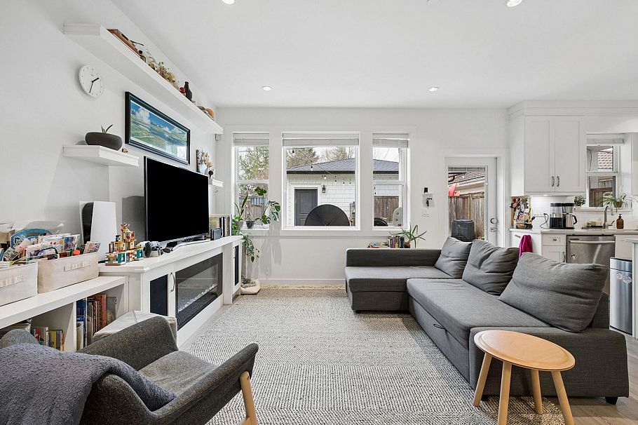 4382 Perry Street Vancouver, BC - 6