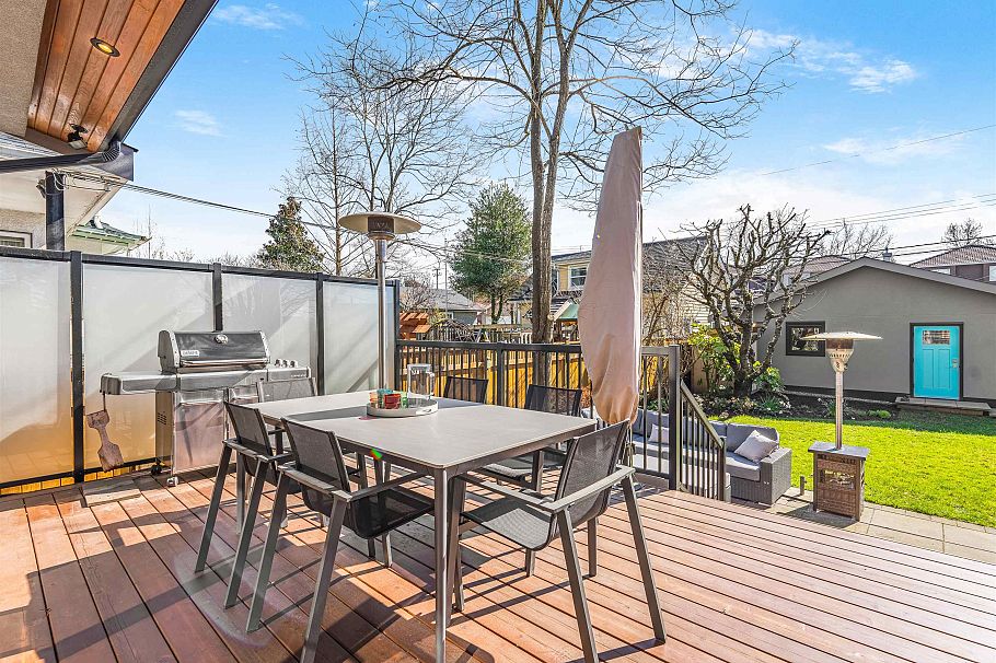 132 W 22nd Avenue Vancouver, BC - 36