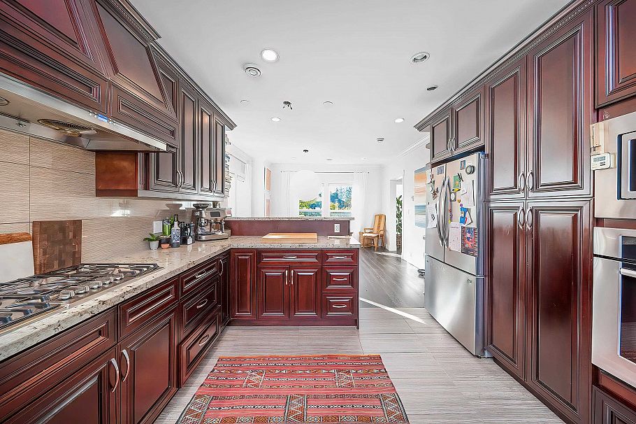 3765 W 3rd Avenue Vancouver, BC - 10