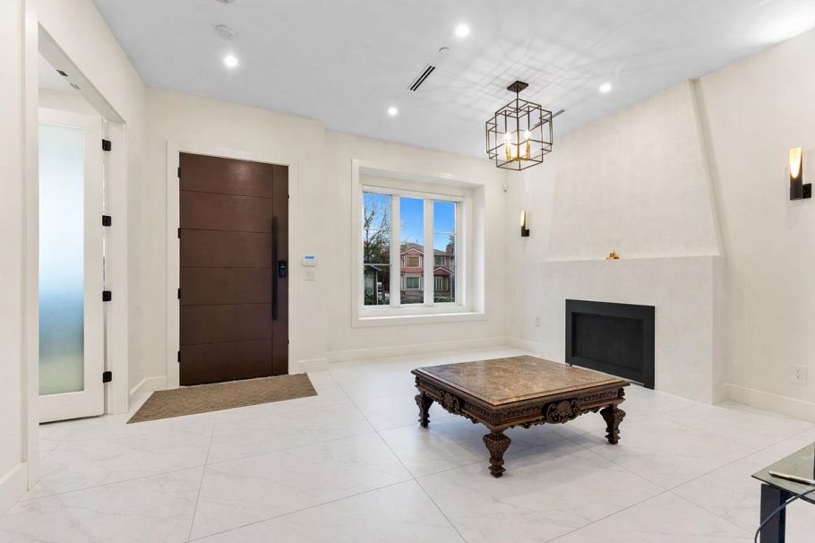 2719 E 46th Avenue Vancouver, BC - 6