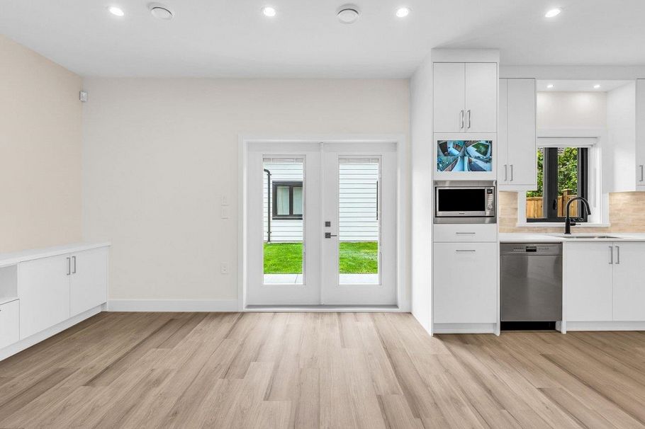 2 4257 Knight Street Vancouver, BC - 4