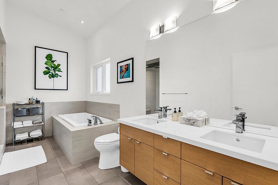 132 W 22nd Avenue Vancouver, BC - 17