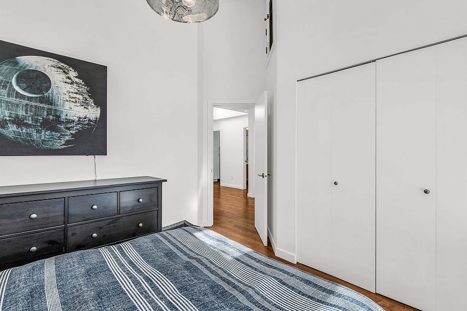 132 W 22nd Avenue Vancouver, BC - 23