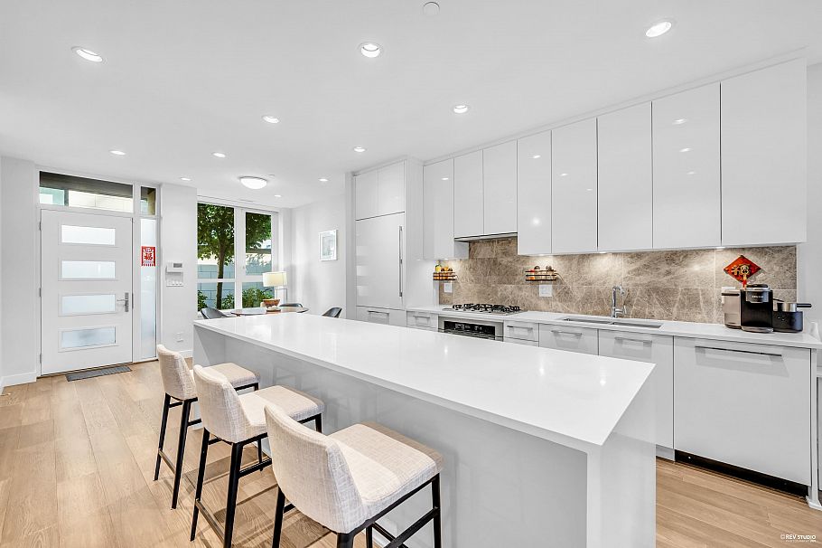 TH-5 5410 Shortcut Road Vancouver, BC - 12