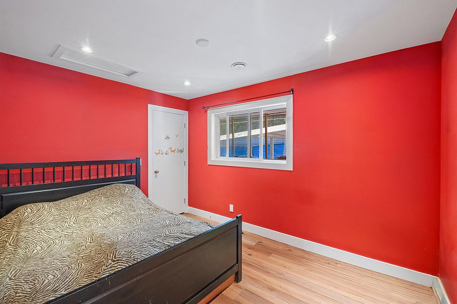 1329 Appin Road North Vancouver, BC - 13