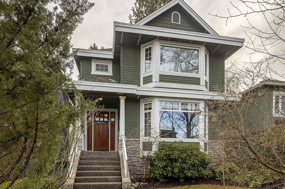 3472 W 13th Avenue Vancouver, BC - 1