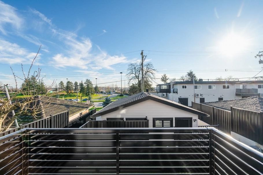 1328 E 64th Avenue Vancouver, BC - 25