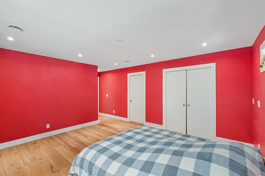 1329 Appin Road North Vancouver, BC - 11