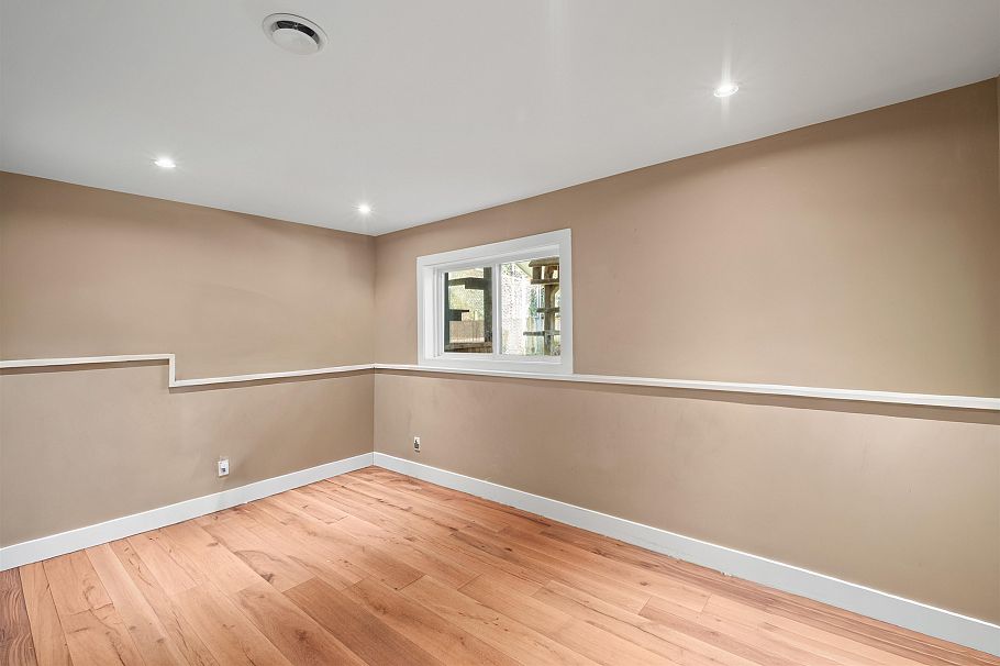 1329 Appin Road North Vancouver, BC - 15