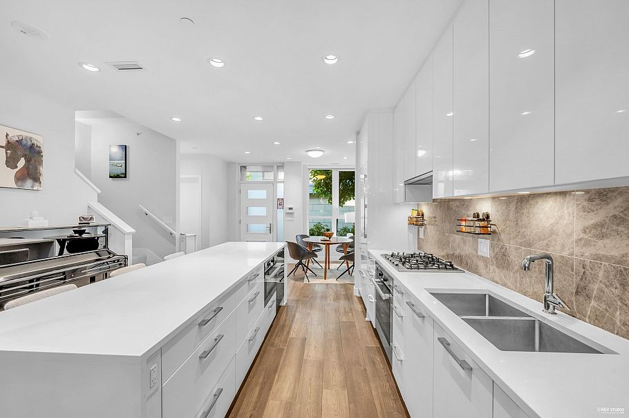 TH-5 5410 Shortcut Road Vancouver, BC - 11