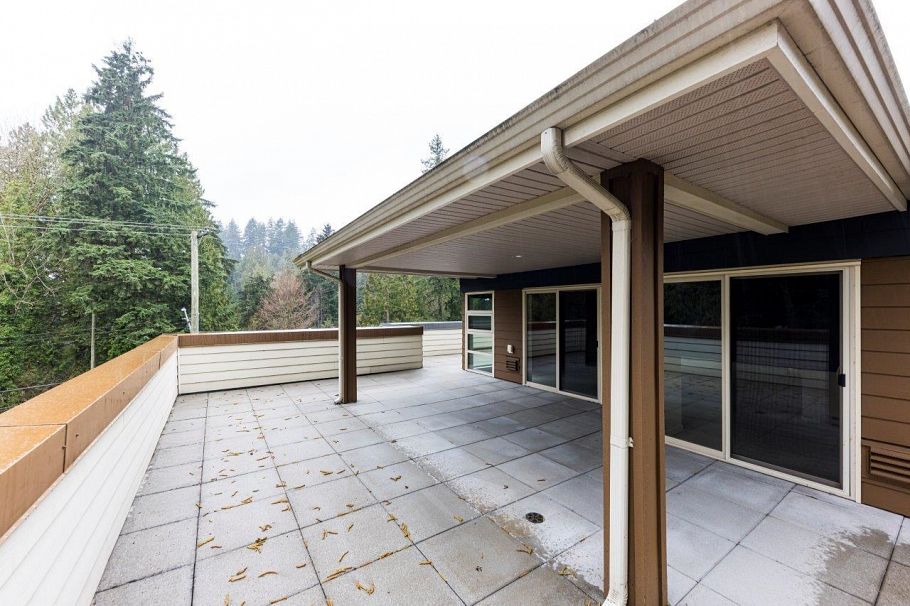 PH1 2832 Capilano Road North Vancouver, BC - 26