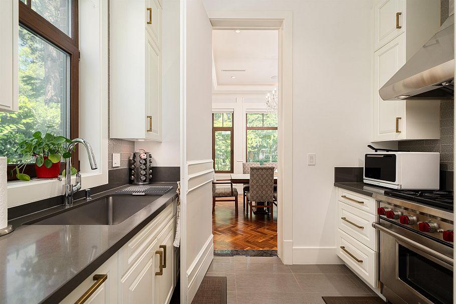 5937 Churchill Street Vancouver, BC - 8