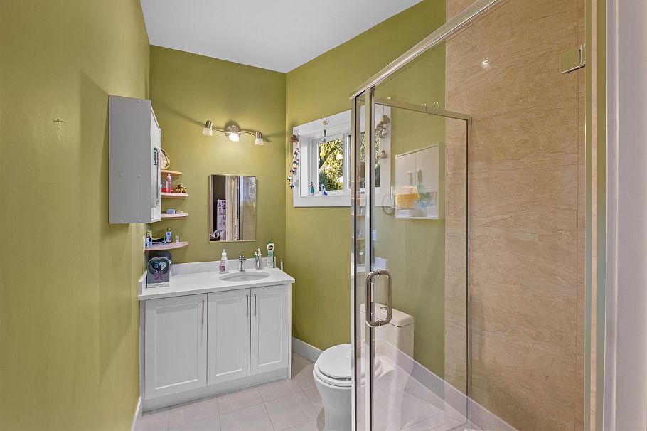 1329 Appin Road North Vancouver, BC - 17