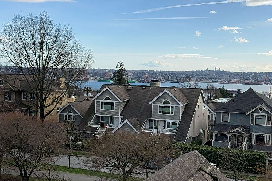 6 220 E Keith Road North Vancouver, BC - 29