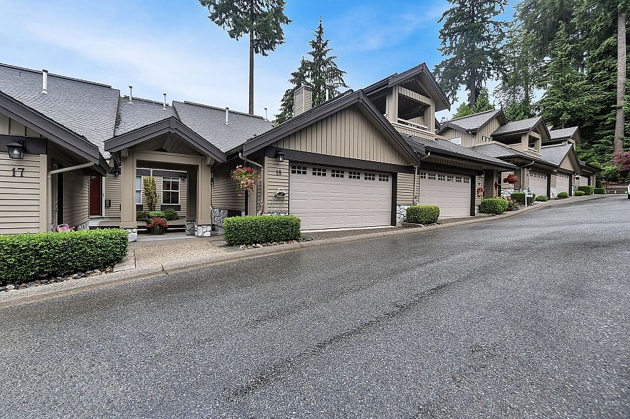 18 1550 Larkhall Crescent North Vancouver, BC - 1