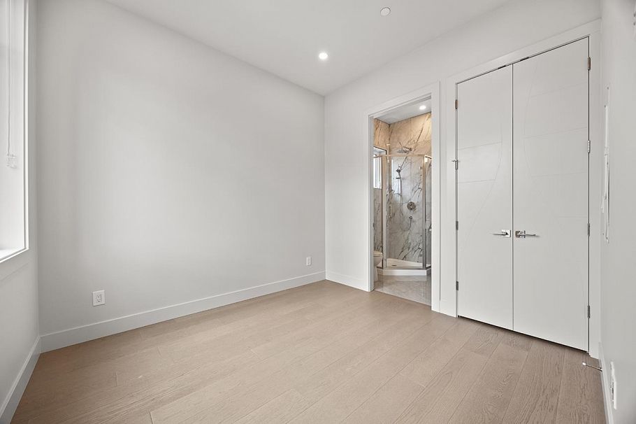 3015 E 19th Avenue Vancouver, BC - 18