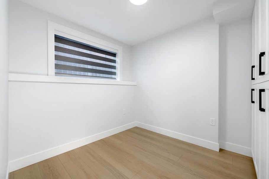 1328 E 64th Avenue Vancouver, BC - 18