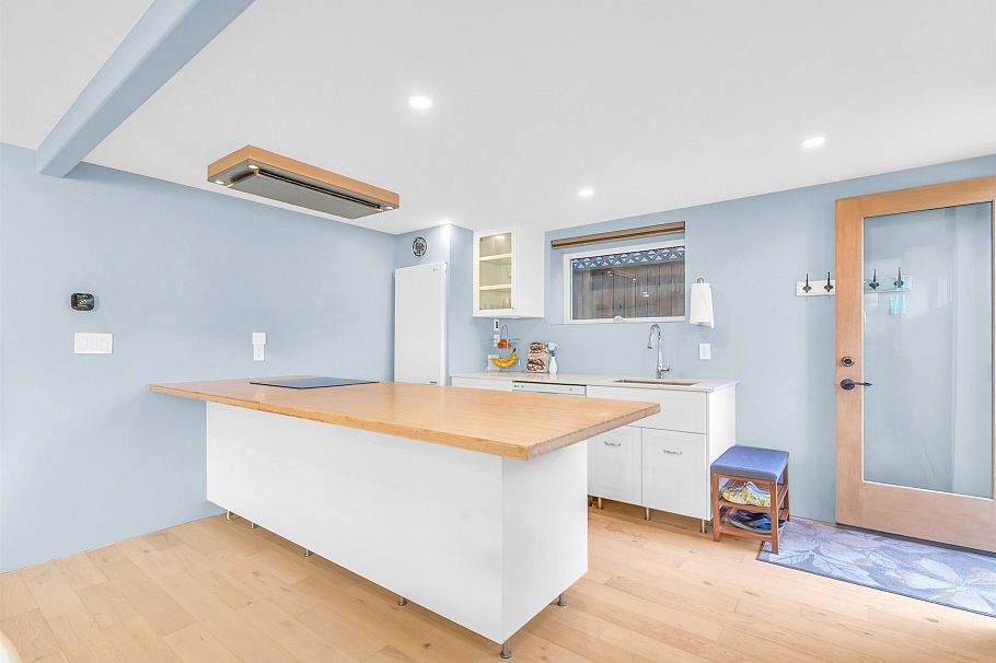 4379 Welwyn Street Vancouver, BC - 26