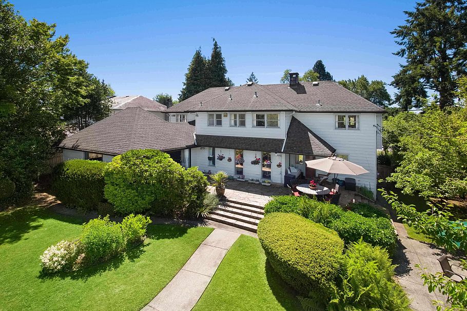 1655 W 41st Avenue Vancouver, BC - 2