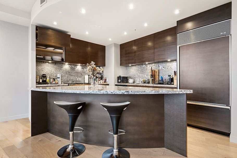 3403 938 Nelson Street Vancouver, BC - 3