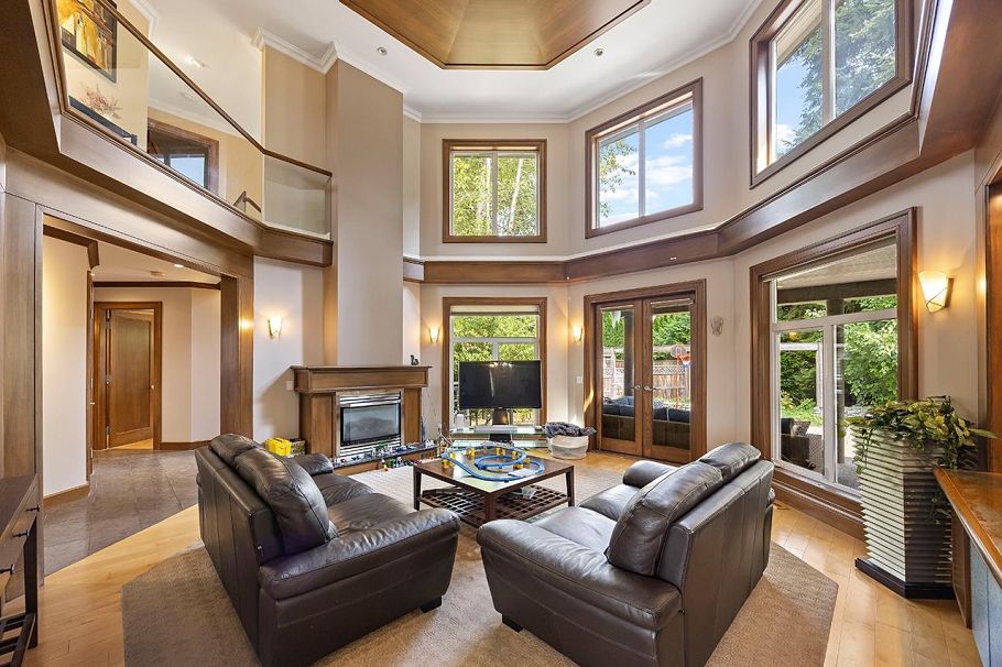 3582 Edgemont Boulevard North Vancouver, BC - 4