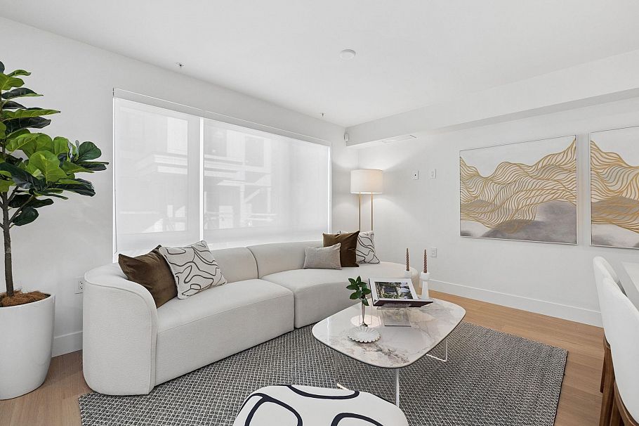 122 578 W 24 Avenue Vancouver, BC - 1