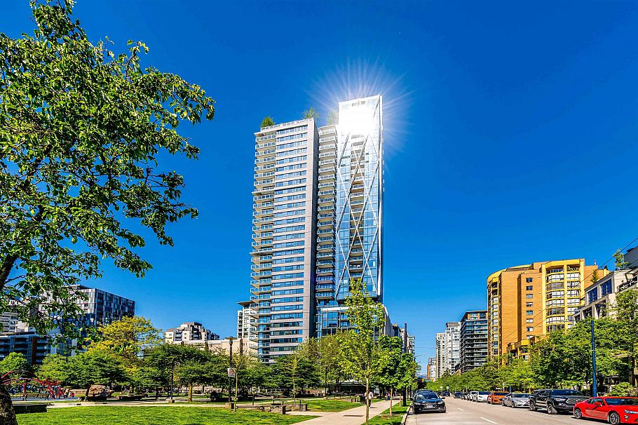 2703 1111 Richards Street Vancouver, BC - 1