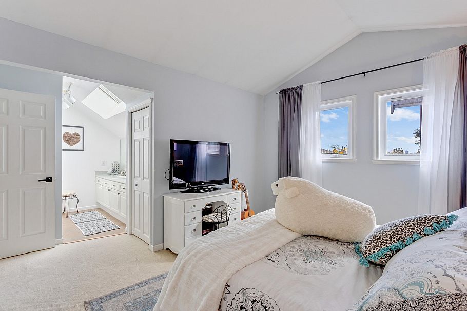 205 1518 Bowser Avenue North Vancouver, BC - 4