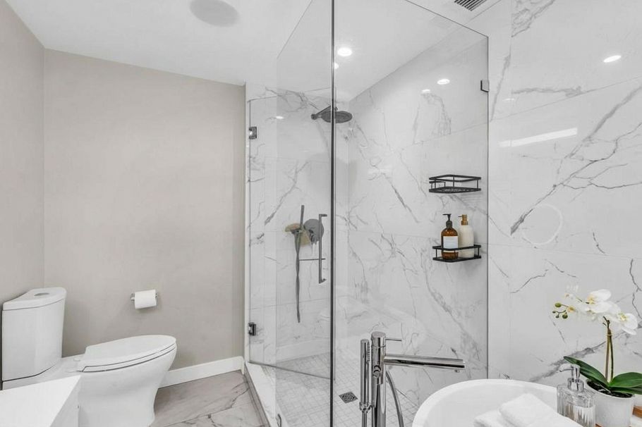 102 649 E 3rd Street North Vancouver, BC - 20