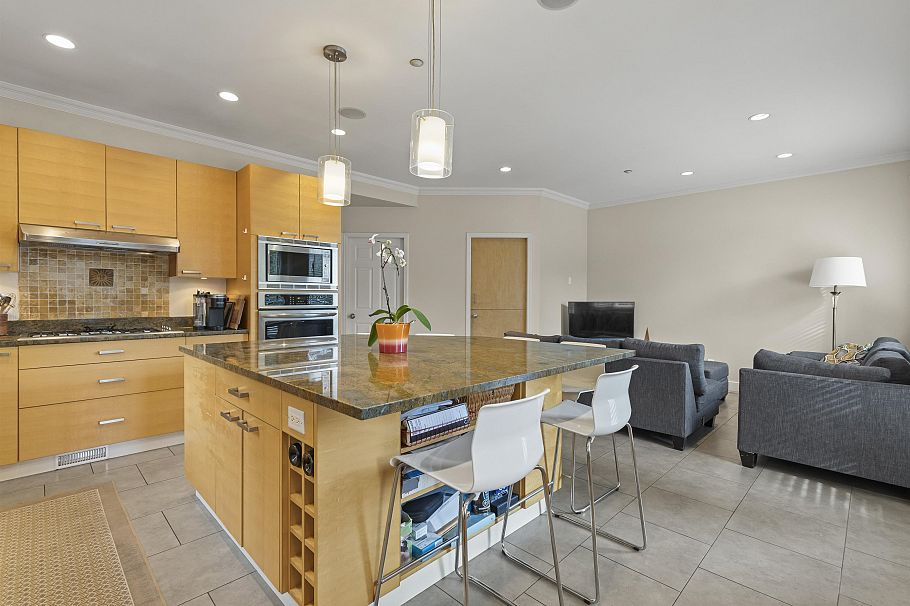 3472 W 13th Avenue Vancouver, BC - 18