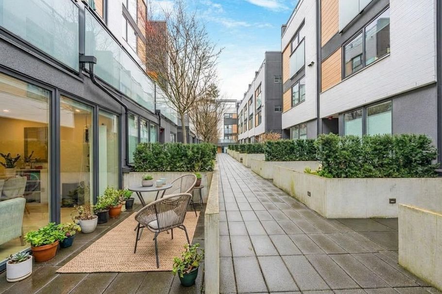 102 649 E 3rd Street North Vancouver, BC - 35