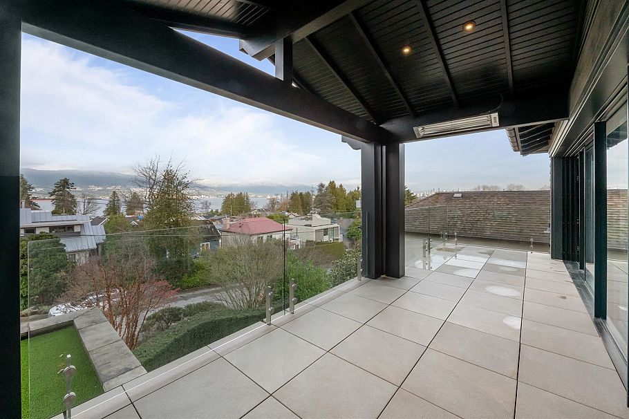 4546 Langara Avenue Vancouver, BC - 13