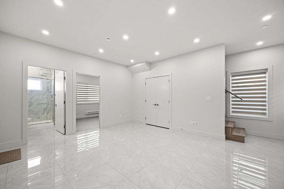 3015 E 19th Avenue Vancouver, BC - 34