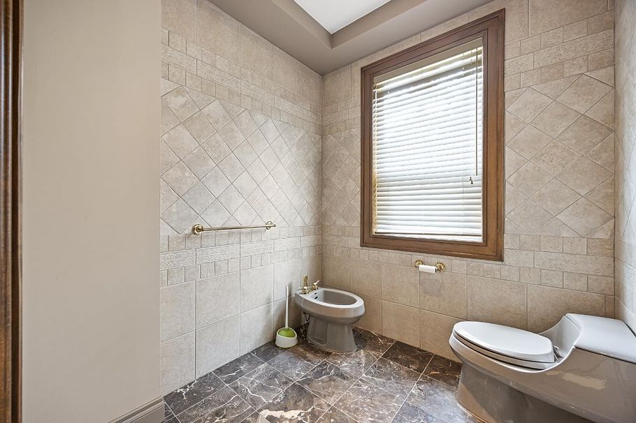 3582 Edgemont Boulevard North Vancouver, BC - 13