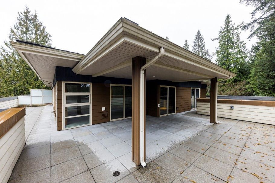 PH1 2832 Capilano Road North Vancouver, BC - 27