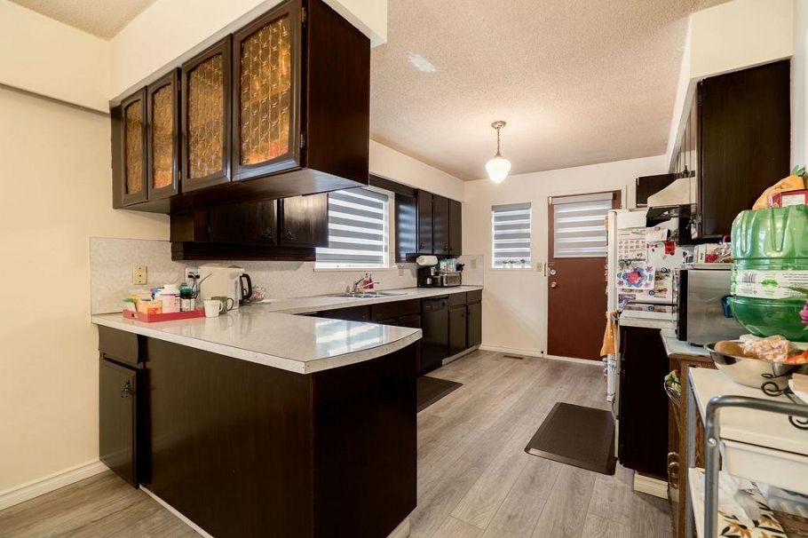 437 E 55th Avenue Vancouver, BC - 9