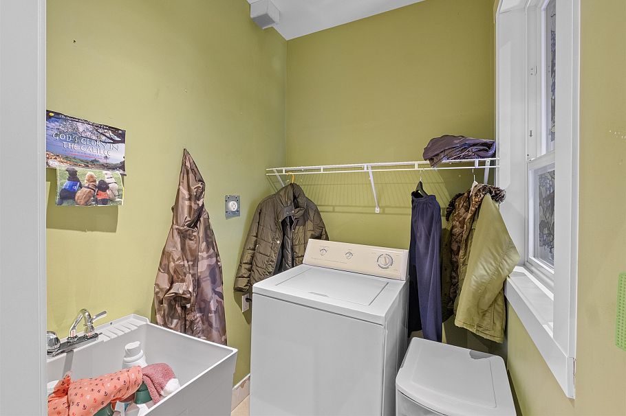 1329 Appin Road North Vancouver, BC - 25