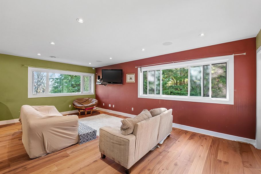 1329 Appin Road North Vancouver, BC - 12