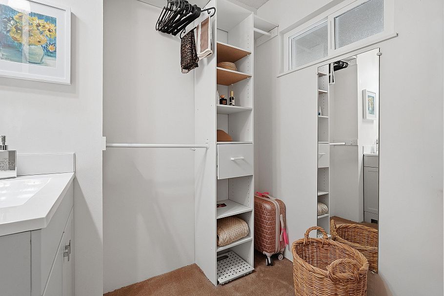 2329 Mountain Highway North Vancouver, BC - 15