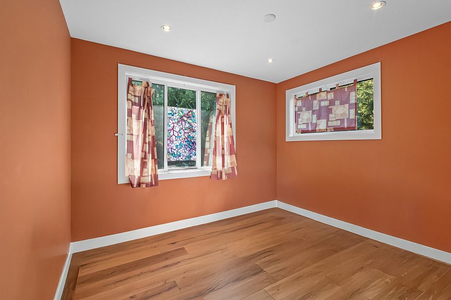 1329 Appin Road North Vancouver, BC - 10