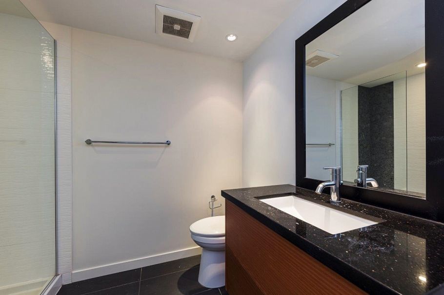 PH1 2832 Capilano Road North Vancouver, BC - 16