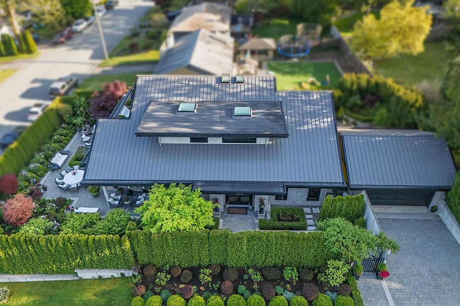 939 Friar Crescent North Vancouver, BC - 39