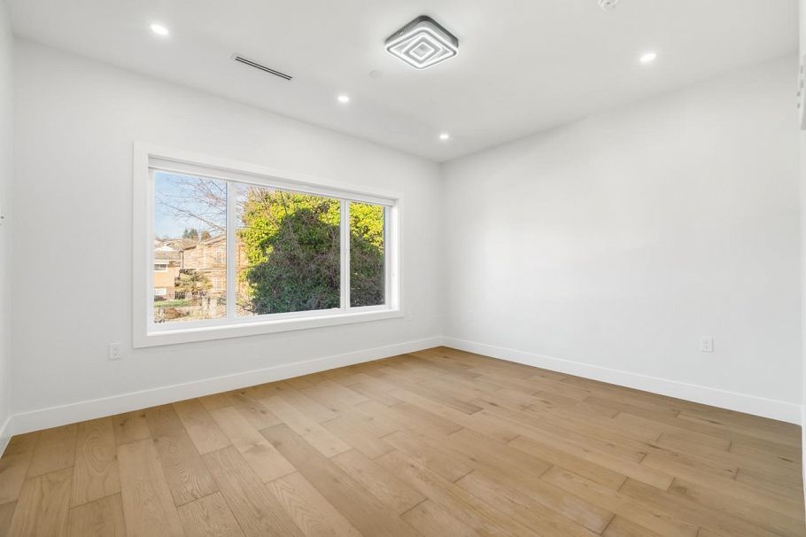 1330 E 64th Avenue Vancouver, BC - 8