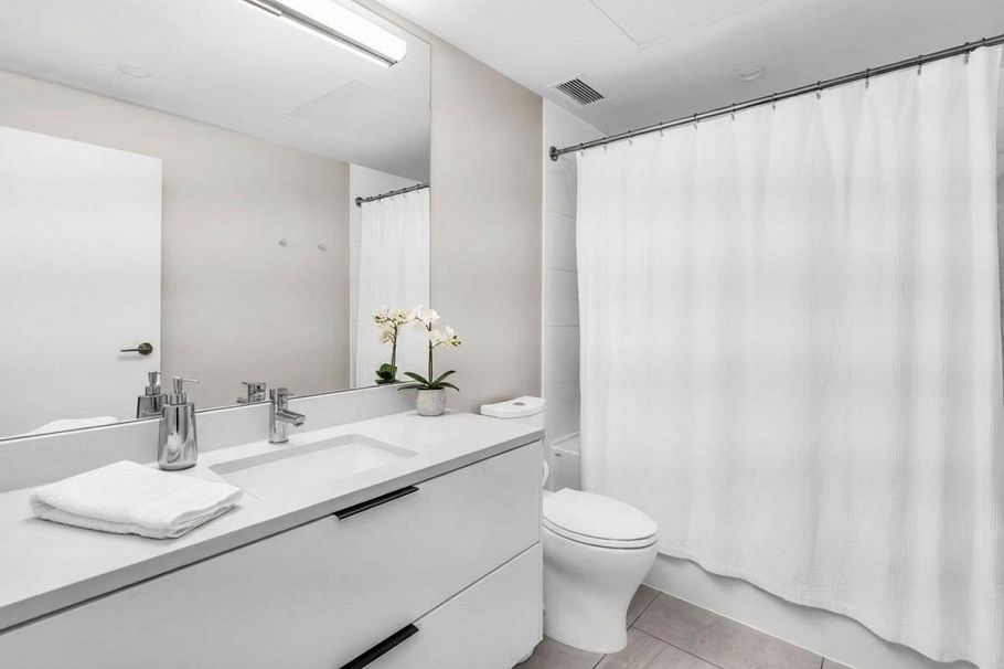 102 649 E 3rd Street North Vancouver, BC - 25