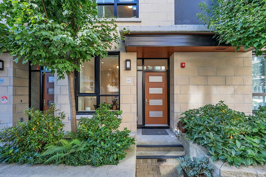 TH-5 5410 Shortcut Road Vancouver, BC - 2