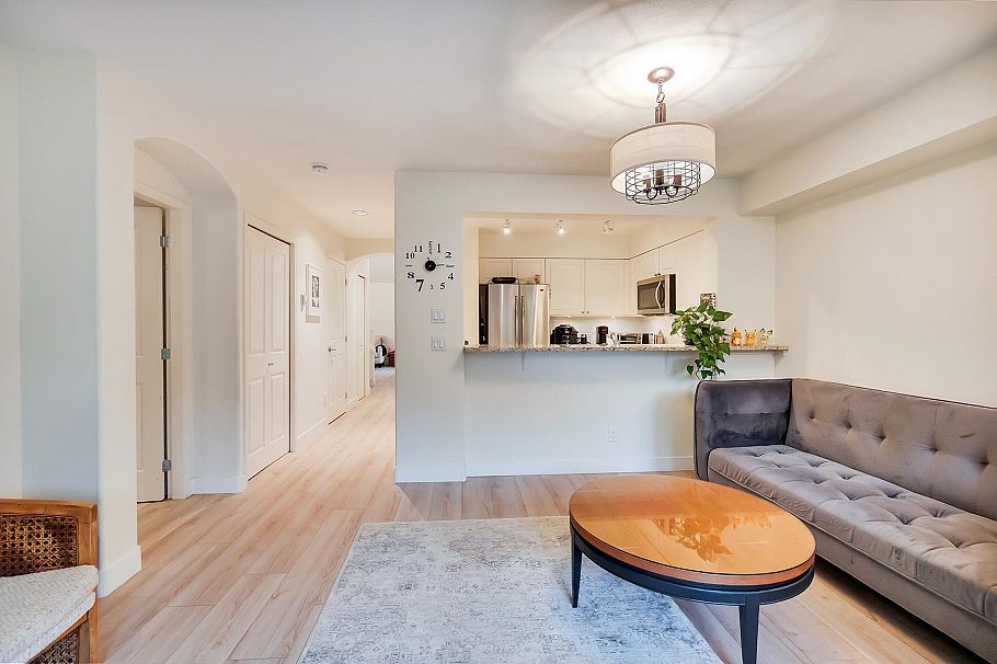 18 1550 Larkhall Crescent North Vancouver, BC - 18