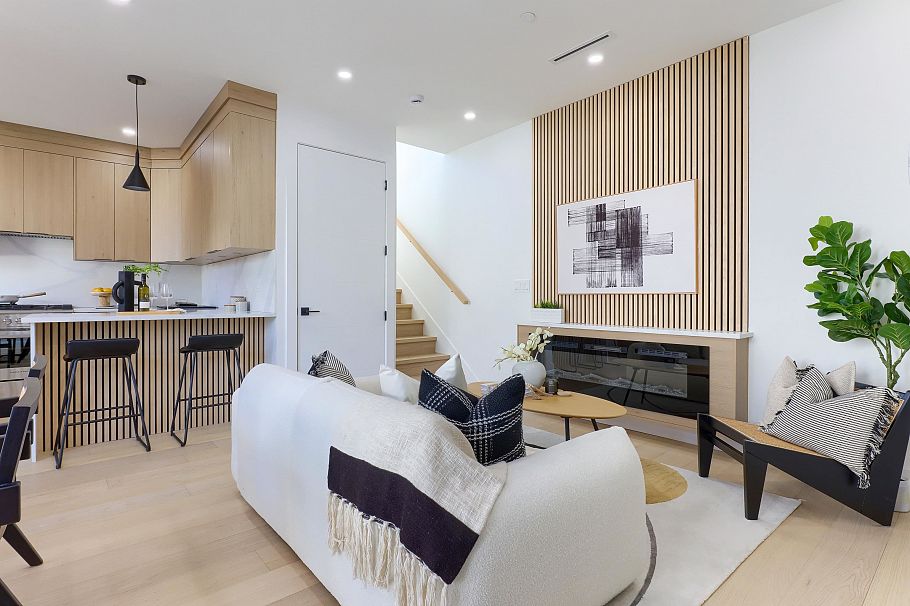 2 4742 St Catherines Street Vancouver, BC - 1