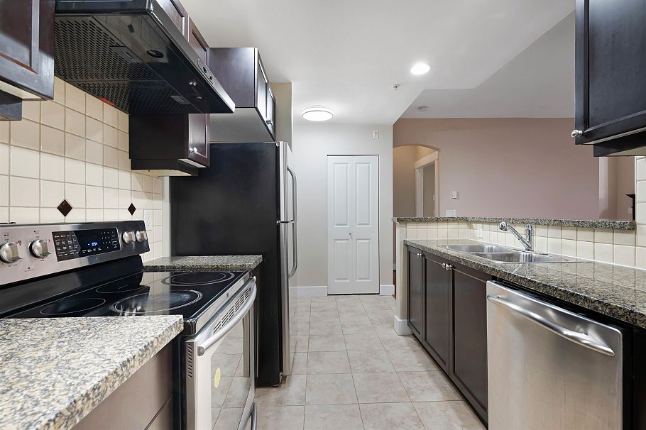 114 6279 Eagles Drive Vancouver, BC - 9