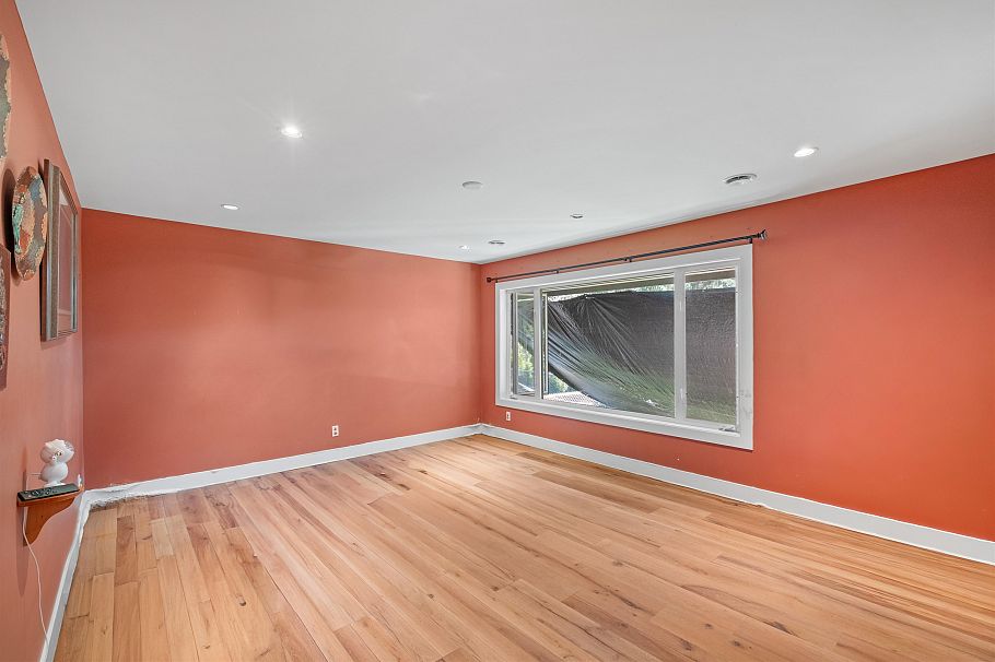 1329 Appin Road North Vancouver, BC - 16