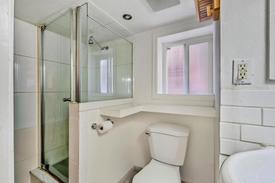 2917 E 28th Avenue Vancouver, BC - 18